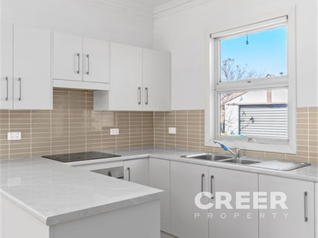 10 Smart Street, Charlestown - Photo 2