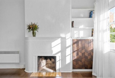 Charming Art Deco Apartment in Prime CBD Location - Photo 2