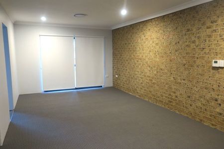 Renovated Unit with Ducted Air Con&excl;&excl; - Photo 4