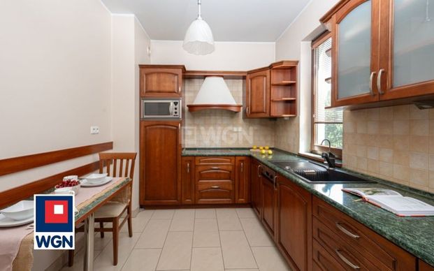 Mieszkanie na wynajem Warszawa - 2 pokoje przy metrze, komórka, garaż - Zdjęcie 1