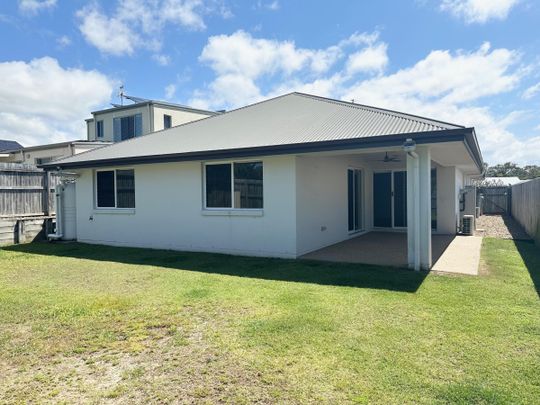 BEAUTIFUL FOUR BEDROOM HOME IN PEREGIAN SPRINGS - Photo 1