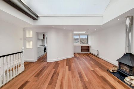 3 bedroom flat to rent - Photo 2