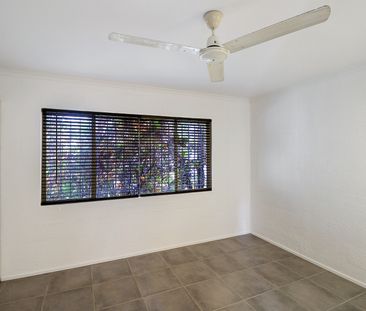 Two Bedroom Home on Greenslopes Street - Photo 5