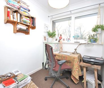 Town House to rent - Half Moon Lane, London, SE24 - Photo 2