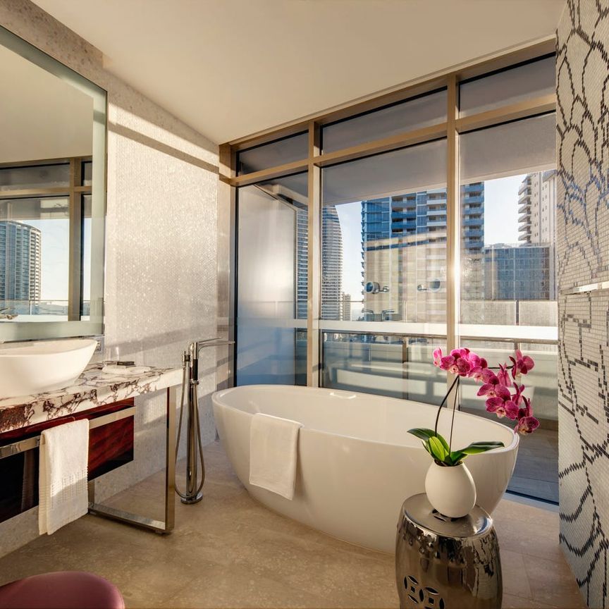 1189/1 The Darling Avenue, Broadbeach, Qld 4218 - Photo 1