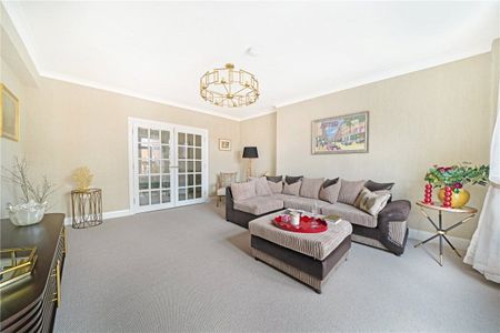 This elegantly presented two-bedroom apartment is now available to rent in the sought-after Montagu Mansions. - Photo 3