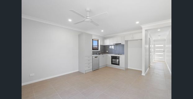 Near new modern 2 Bedroom unit - Photo 1