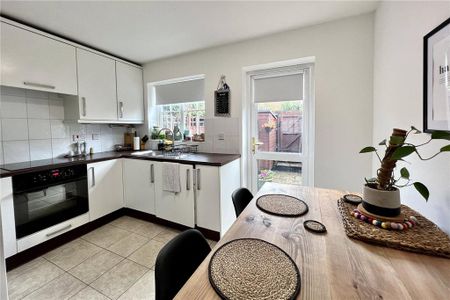 2 bedroom terraced house to rent - Photo 5