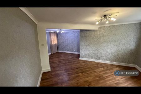 3 bedroom terraced house to rent - Photo 5