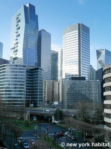 Logement à Paris, Location meublée - Photo 2