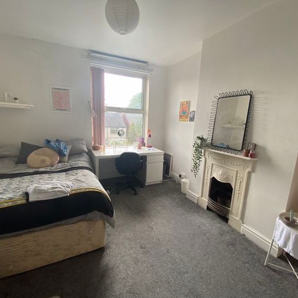 Harlaxton Drive Lenton, Nottingham - Photo 1