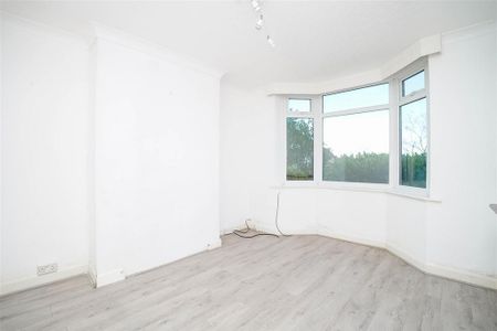 3 bedroom semi-detached bungalow to rent - Photo 3