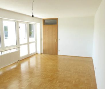 3,5-Zi.-Wohnung mit traumhafter Aussicht auf die Burg mit Balkon und EBK in LA, Nähe Klinikum** - Photo 6