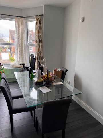 2 Bed Flat, Elmers End Road, SE20 - Photo 2