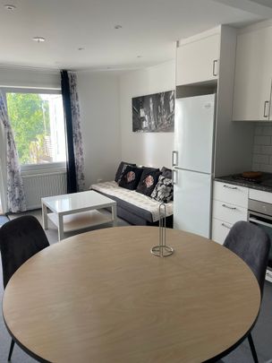 Laxholmsbacken, Skärholmen - Foto 1