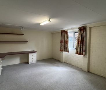 Family Home with Bonus Office Space – $650/week (Utilities Included) - Photo 4