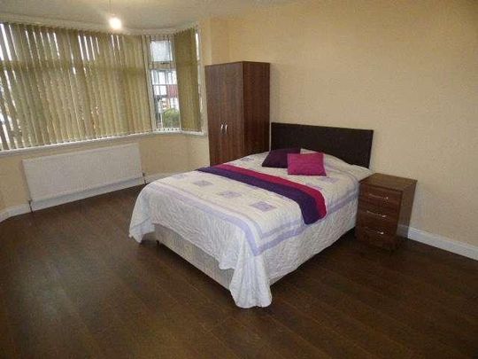 Stockingstone Road, Luton, LU2 - Photo 1