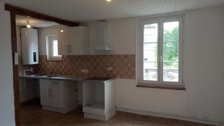 Location Appartement 2 pièces 46m² VILLENEUVE SUR YONNE 89500 - Photo 2