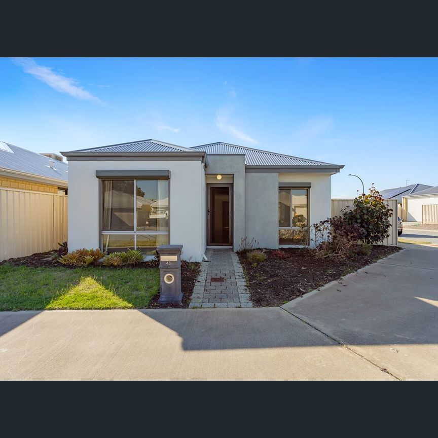 7 Westport Street, Madora Bay, WA 6210 - Photo 1