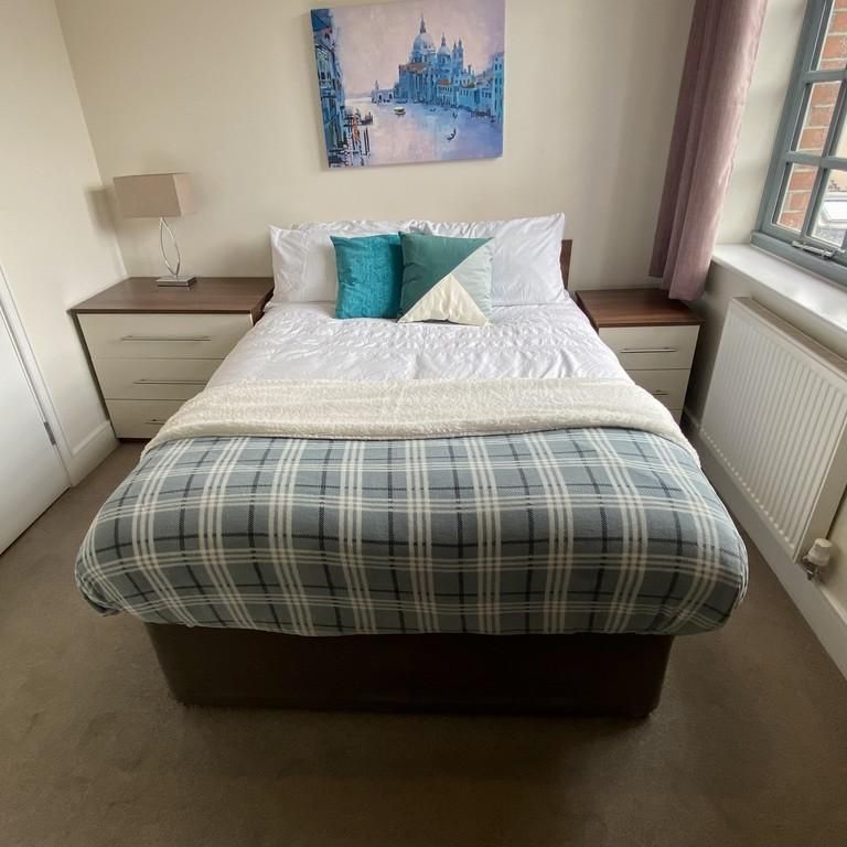 1 bedroom in a house share to rent - Photo 1