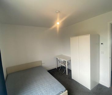 5 bedroom terraced house to rent - Photo 4