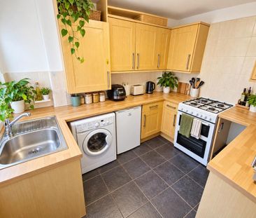 2 bedroom terraced house to rent - Photo 4