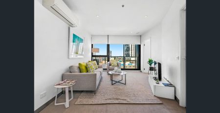 City Style With Sea Views - Photo 2