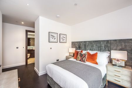 3 Bedroom Apartment, Charles Clowes Walk, London - Photo 4