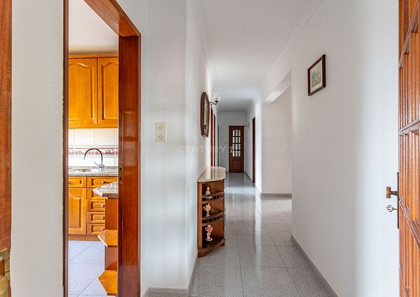Apartamento T3 c/2 salas em Sta Iria de Azóia