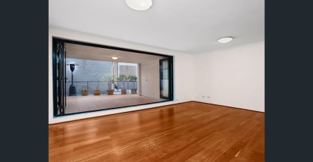 The Heart of Surry Hills | Executive pad with rare indoor/outdoor flow - Photo 4