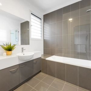 Quality Three-Bedroom Home Offering Space and Comfort - Photo 2