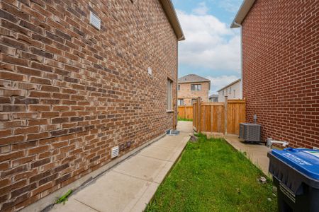 For Lease - 19 Boat Street, Brampton, Ontario - Photo 4