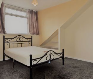 3 bedroom House in Burley Lodge Terrace, Leeds - Photo 5