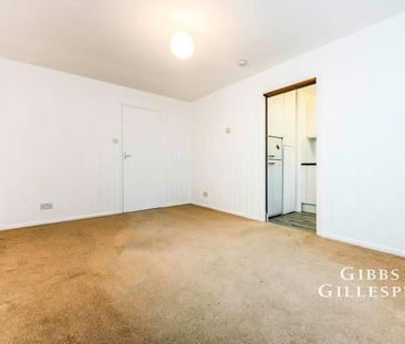 Oakcroft Close, Pinner, Middlesex, HA5 - Photo 1