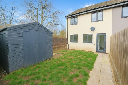 3 bedroom terraced house to rent - Photo 4