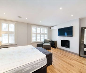 Stylish three bedroom townhouse in a central Fulham location - Photo 5
