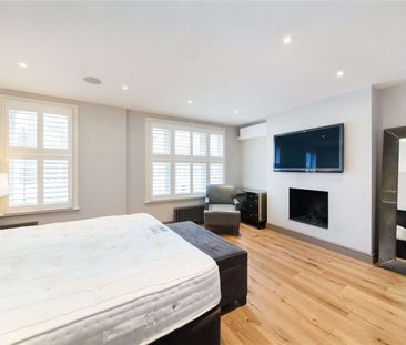 Stylish three bedroom townhouse in a central Fulham location - Photo 6