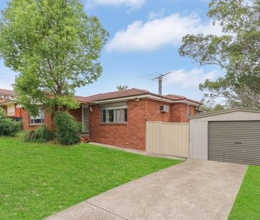 3 Bedroom home with split system air conditioning and modern kitchen! - Photo 4