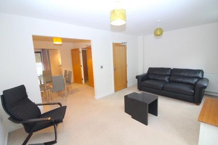4 bedroom terraced house to rent - Photo 2