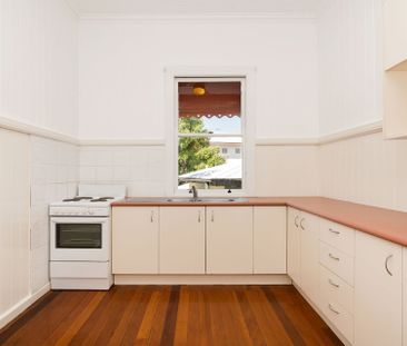 686 Logan Road, Greenslopes. - Photo 4