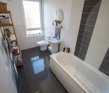 Regent Terrace, Hyde Park, LS6 1NP, Leeds - Photo 2