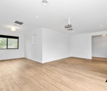 Spacious Family Home On Large Block In Epsom - Photo 2