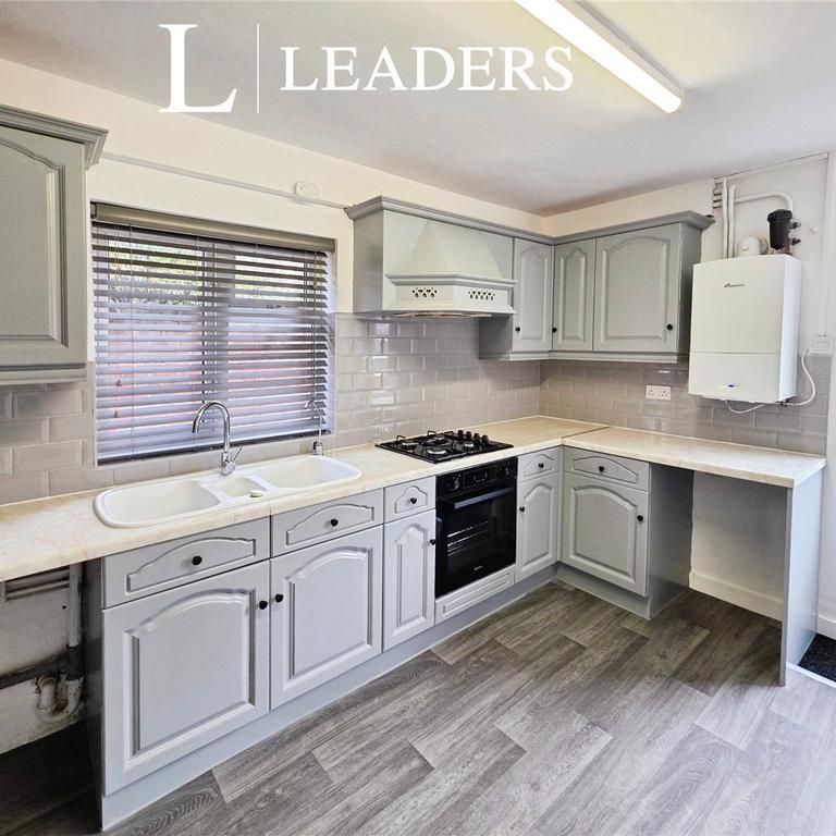 1 bedroom in a house share to rent - Photo 1