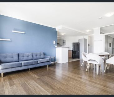 Top-Floor 2-Bedroom Apartment in the Heart of East Perth! - Photo 3