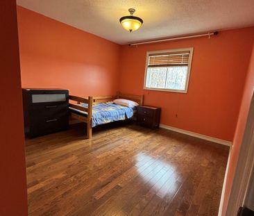 For Lease - 380 Stone Road, Aurora, Ontario - Photo 2