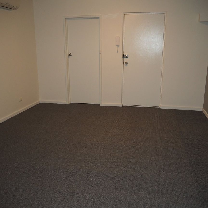 Well Appointed Apartment in Prime Essendon Location - Photo 1