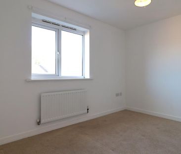2 bedroom end of terrace house to rent - Photo 4