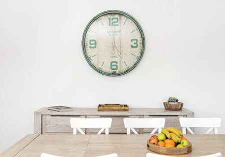 Immaculate large family home - the choice is yours! - Photo 3