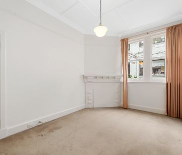 Iconic Art Deco Apartment - Photo 6