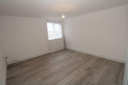 Mallowburn Crescent, Kenton, Newcastle upon Tyne, Tyne and Wear, NE3 3YL - Photo 3